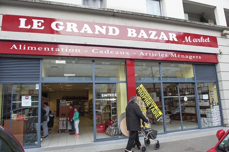 Ouverture du Grand bazar rue Emile-Zola