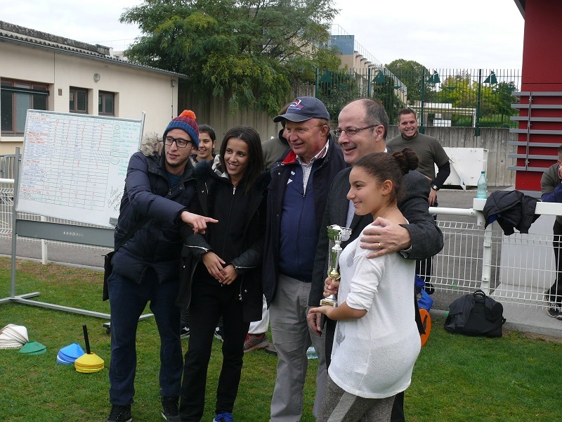 Remlise du Trophée à Peyri avec les encouragement de Karim et Armelle et du Président Jacques Cavezzan